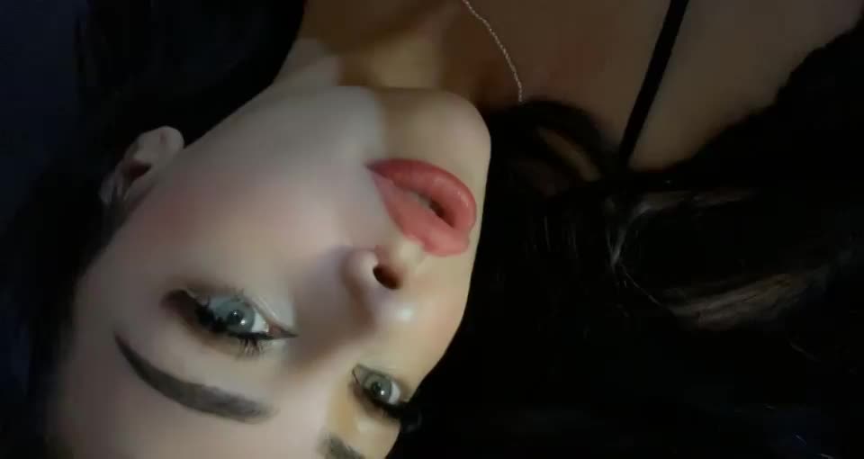 I wish men still liked 19 year old petites like me🥺 - free porn video