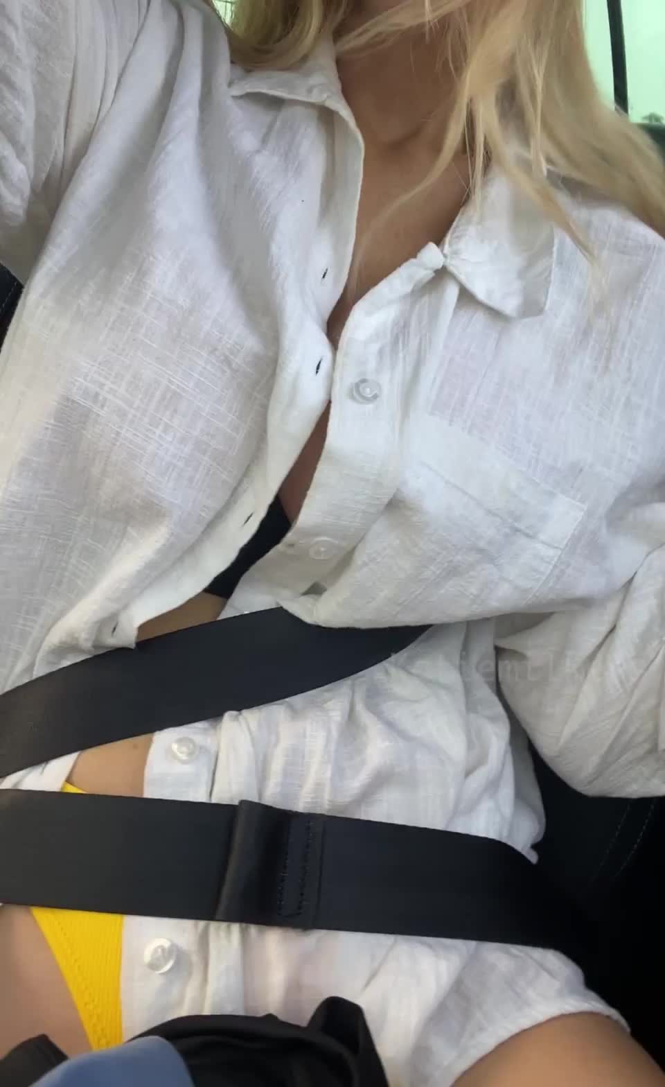 It was a very bouncy and busty ride... 🚗💕 - free porn video