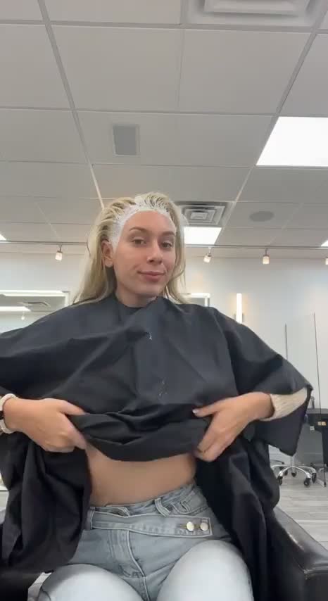 Titty flash in hair salon - free porn video