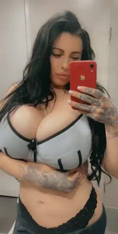 The big squeeze (OC) - free porn video