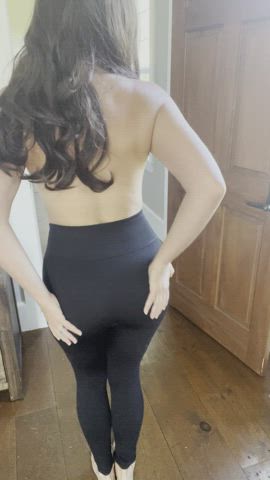 Leggins and boob bounce are perfect match! - free porn video