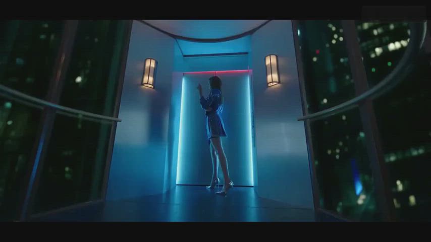 Gigi Hadid In Savage X Fenty Show - free porn video