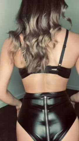 Sit down and enjoy the show - free porn video