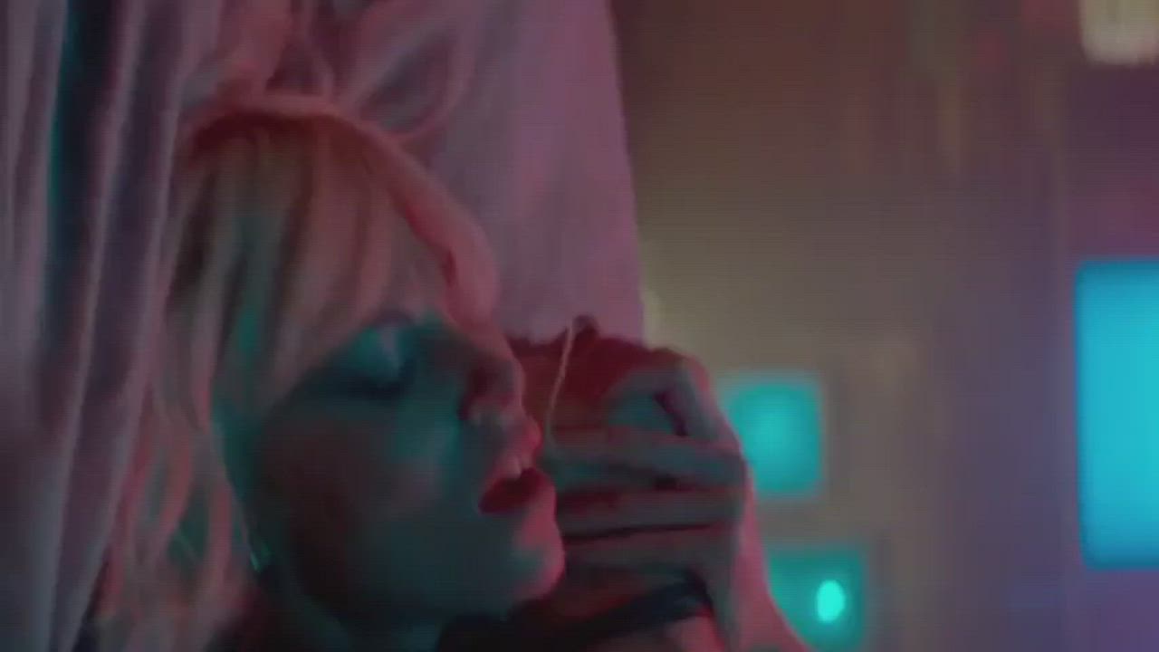 Charlize theron is so good with a girl🥵🥵 - free porn video