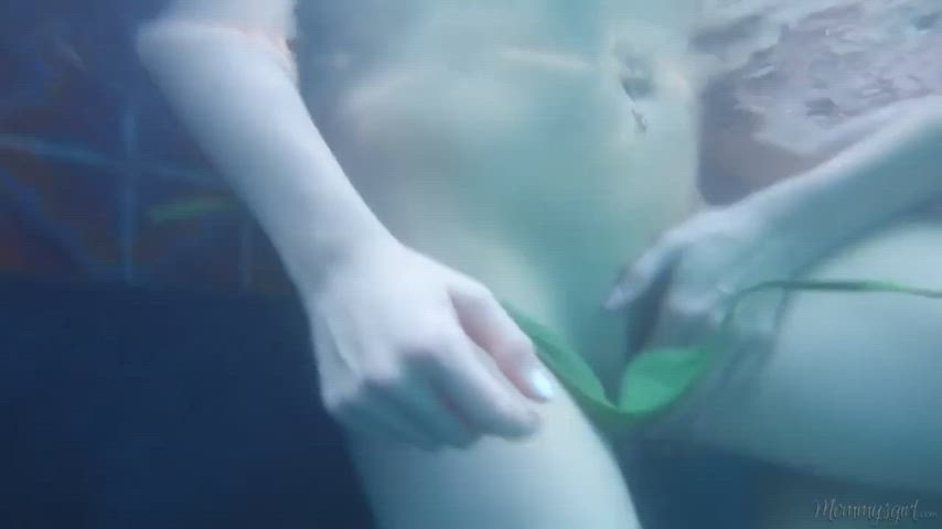 She just blows my mind - free porn video