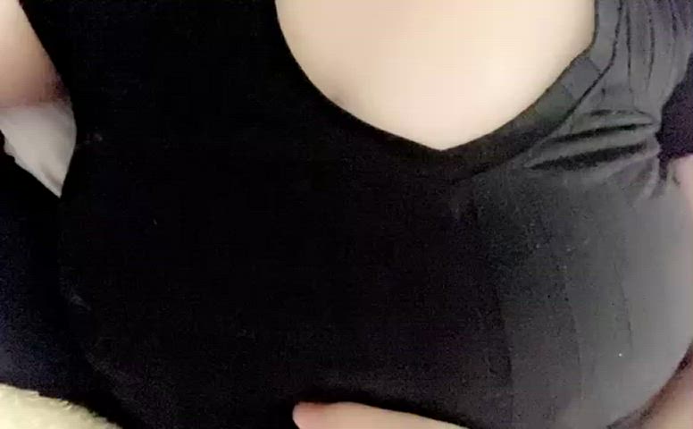 You'll going to feel so good when my big tits drop 😍 - free porn video