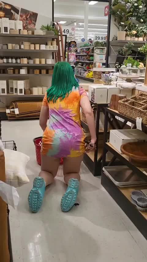 They put it on the bottom shelf just so I have to bend down [GIF] - free porn video