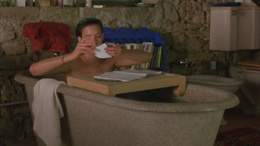 Liv Tyler in Stealing Beauty [1996] - free porn video
