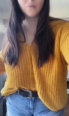 My outfit for meeting my new neighbours today! Fingers crossed my neighbour is hot and single. Instead of a handshake should I just do this? - free porn video