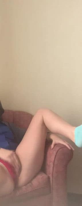 Does anyone like my squirting pussy ? - free porn video