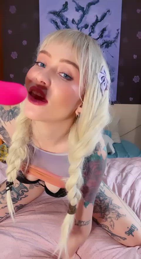 Gooner. I want a real cock so bad - free porn video
