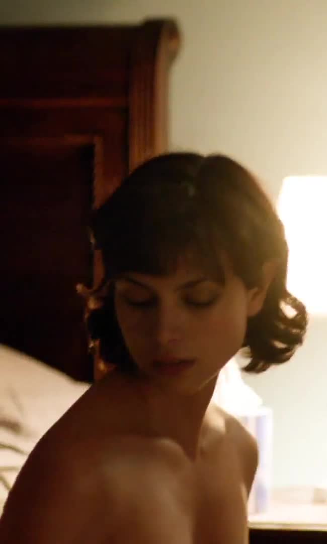 Morena Baccarin has lovely tits - free porn video