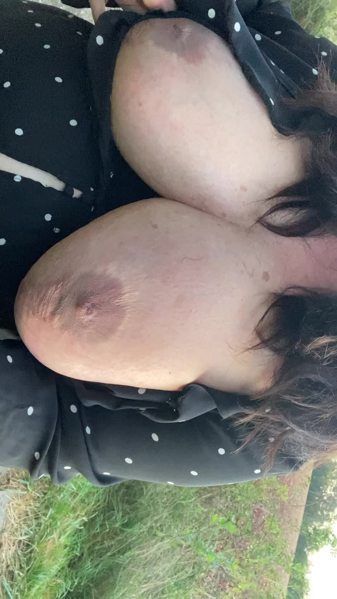I hope there's guys who still like a natural woman - free porn video