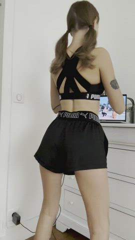 If I do 50 squats - I fuck you.. if I don't - you fuck me.. deal? - free porn video