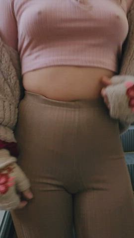 If you can't do an upskirt on the escalator, then a titty flash it is! [GIF] - free porn video