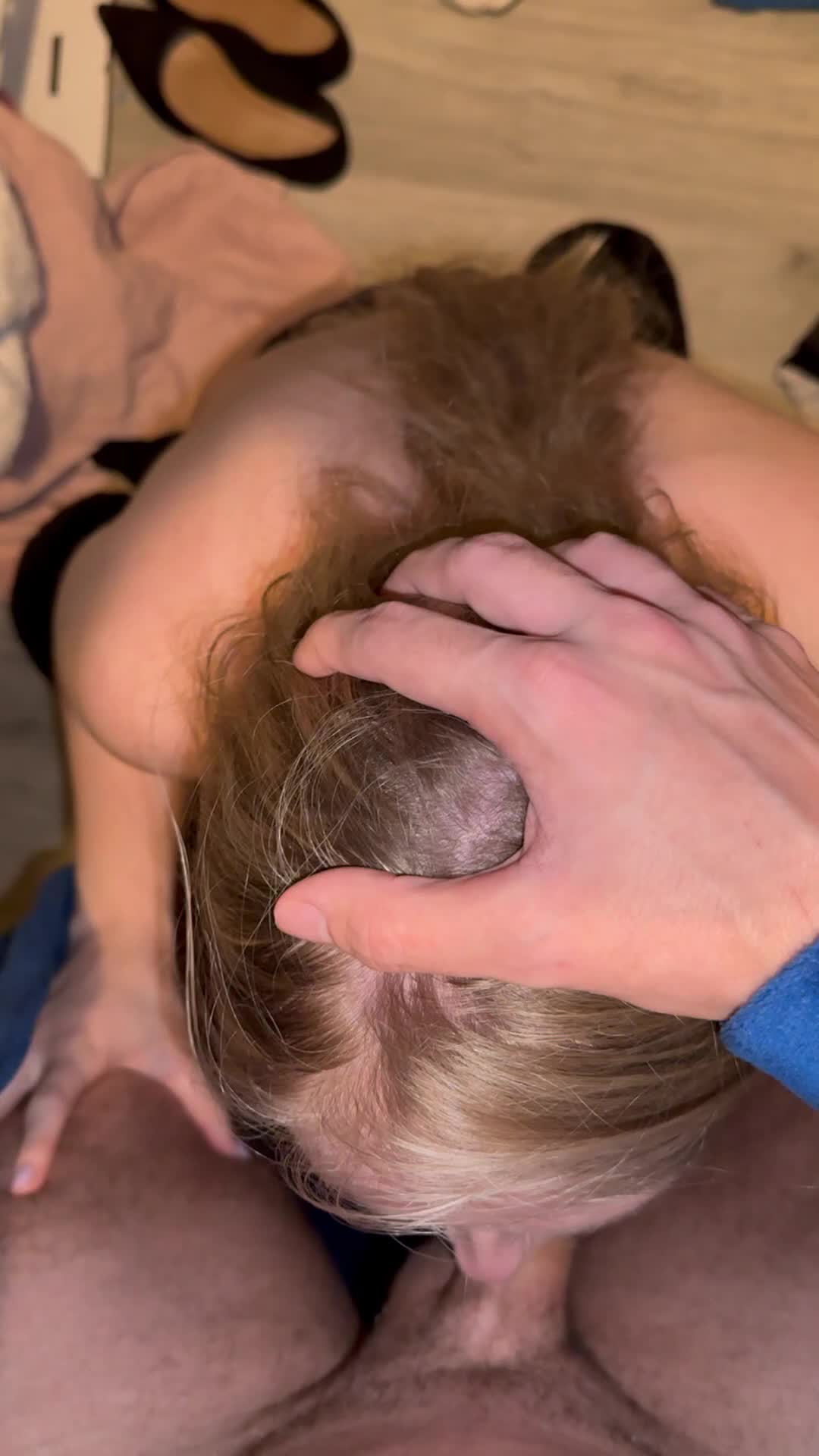 Quick roommate blowjob - free porn video