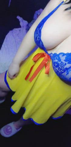 Snow White 🤍 wants to paint that cock red - free porn video