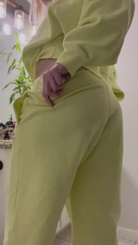 Ugh, I’ll show this perfect butthole to anyone - free porn video