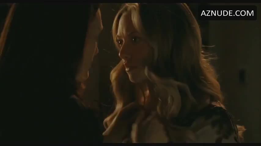 Amanda Seyfried and Julianne Moore - Lesbian Scene - free porn video