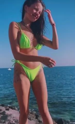 When people ask if i know how to dance… uhh yeah duhh just check out my moves😅 [F22] - free porn video