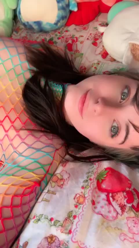 Pale skin and rainbow fishnets is a great combo don’t u think🌈💗 - free porn video