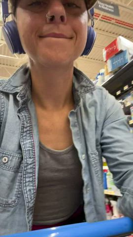 First time flashing 🤭[gif] - free porn video