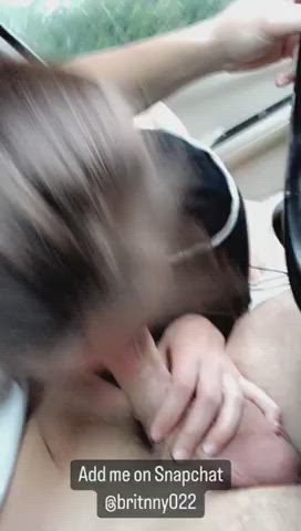Me and daddy were stuck on traffic. We was getting bored so I gave him head. - free porn video