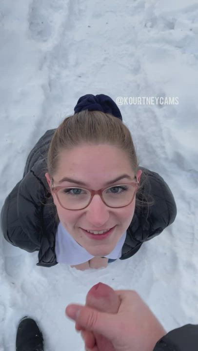 This is my favourite public facial so far, the cum warmed up my face 👅 - free porn video