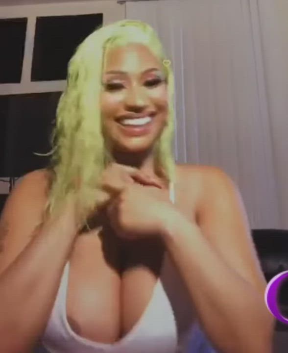Nicki Minaj nip slip - free porn video