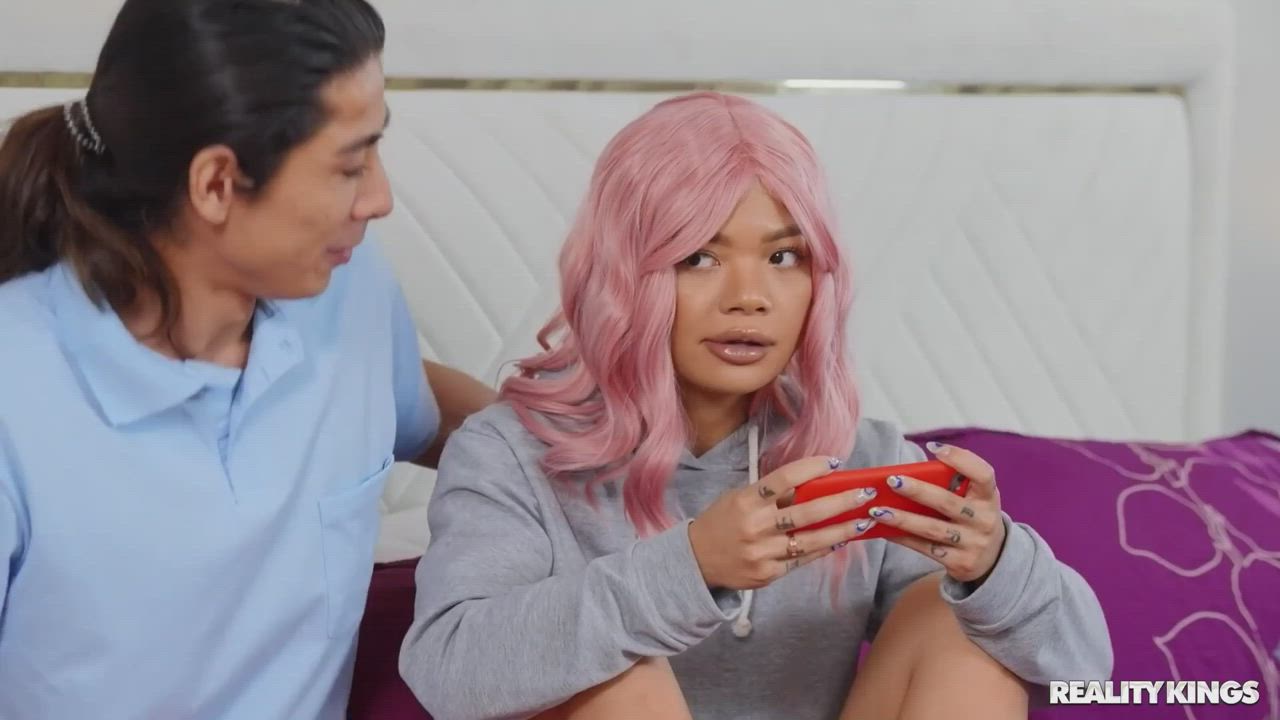 Paisley Paige - Gamer Girl Destroyed By Her Roommate - free porn video