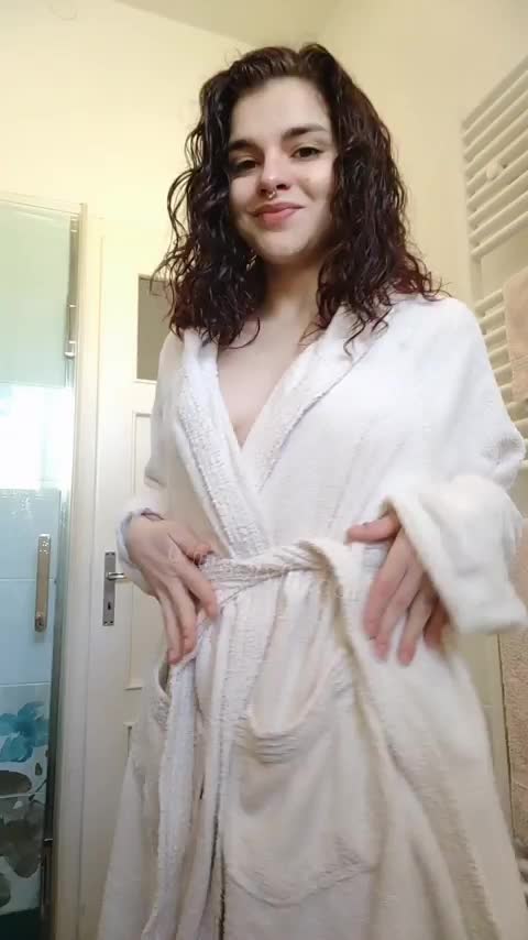 I just want someone to make a MILF out of me - free porn video