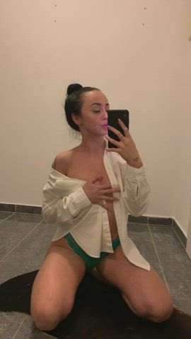 Im choosing one lucky redditor to cum on my petite body, who wants to be the one?😈 - free porn video