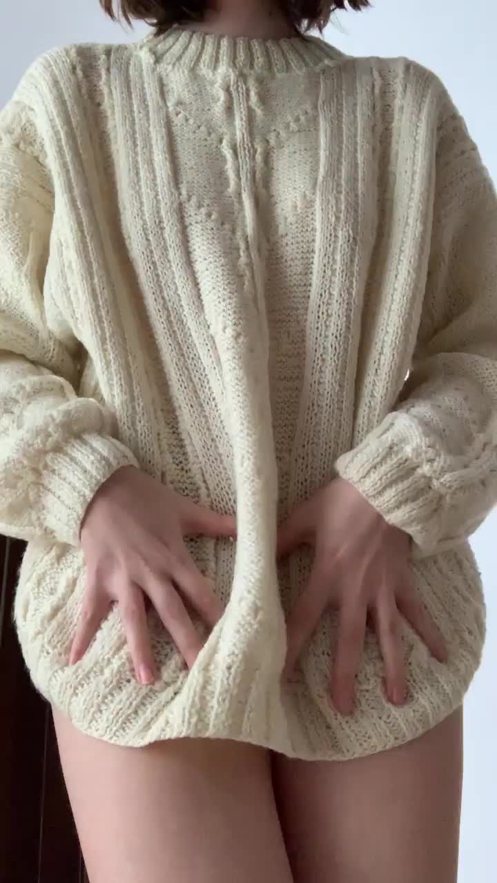 A sexy nerd in disguise! - free porn video