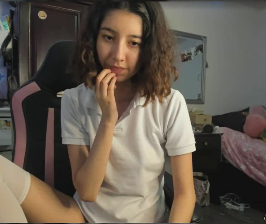 Schoolgirl's got a big surprise - free porn video