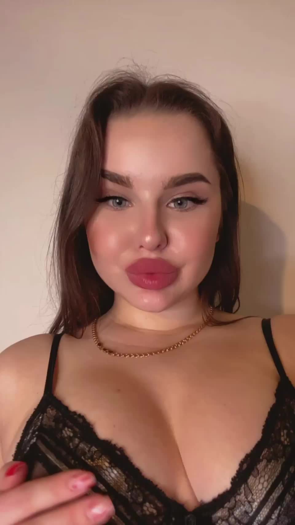 hey daddy i am home and want you to fuck my tits😍 - free porn video