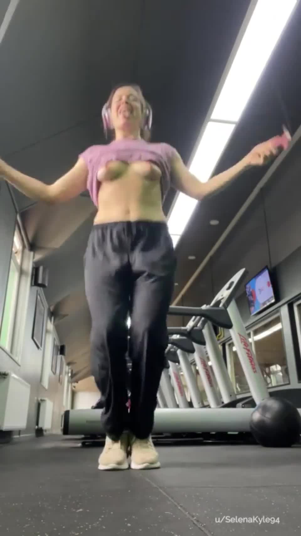 Sneaking my Titties Out while Jumping Rope at the Gym [GIF] - free porn video