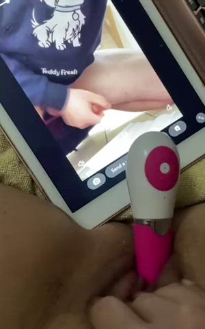 Watching him cum for me makes me squirt and I love it - free porn video