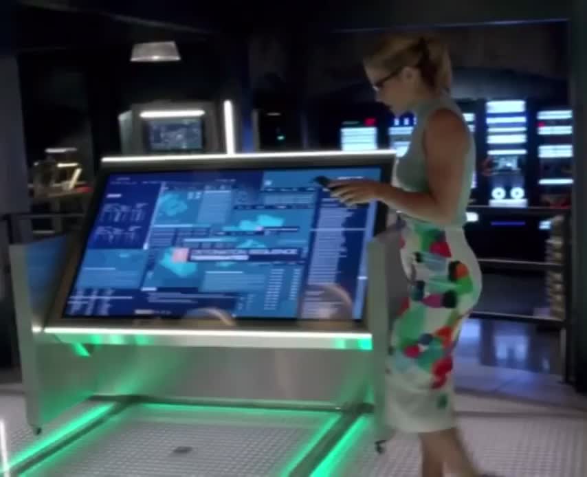 Emily Bett Rickards fat ass needs a hard pounding - free porn video