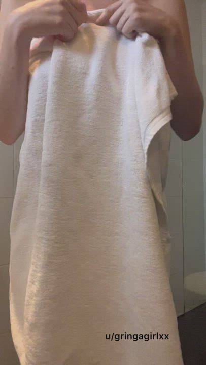 I got 2 huge presents underneath my towel🤭 - free porn video
