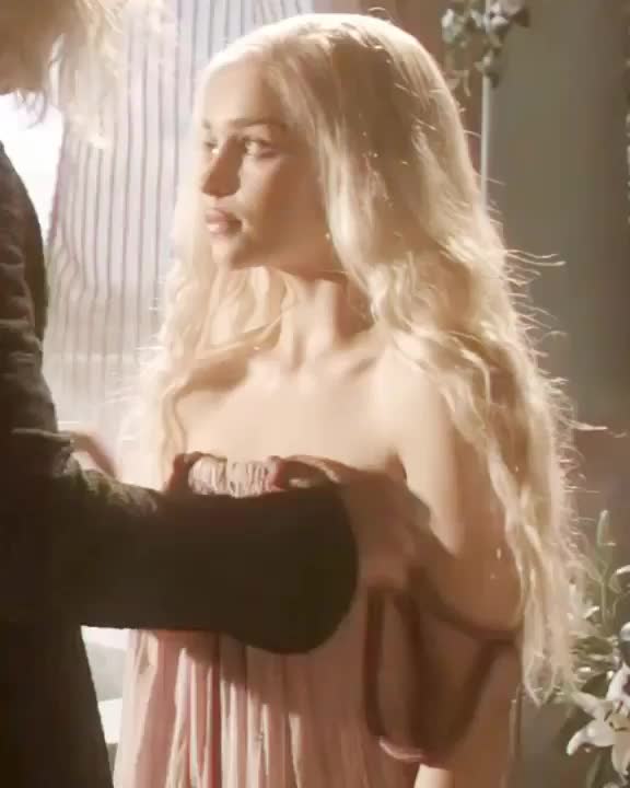 12 years ago on this day the world was introduced to this goddess (Emilia Clarke) - free porn video