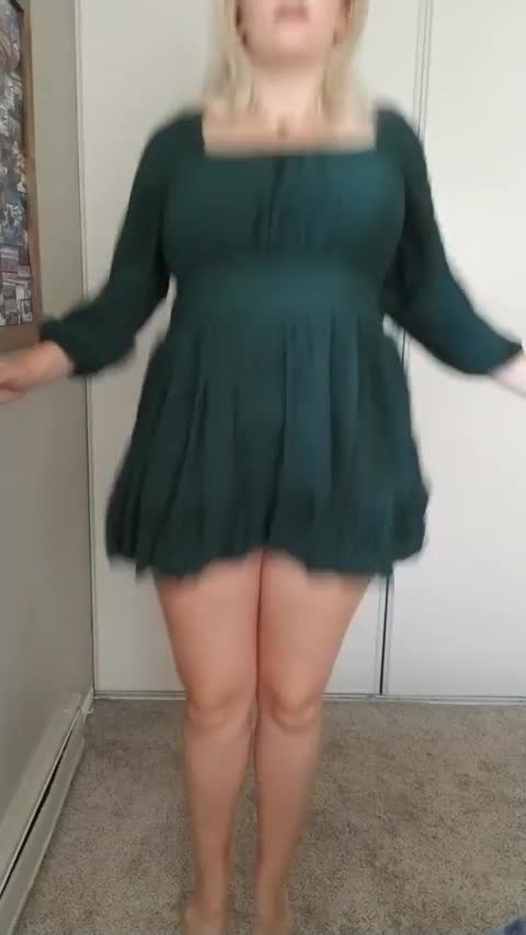 Hey c'mere, I want to show you something... - free porn video