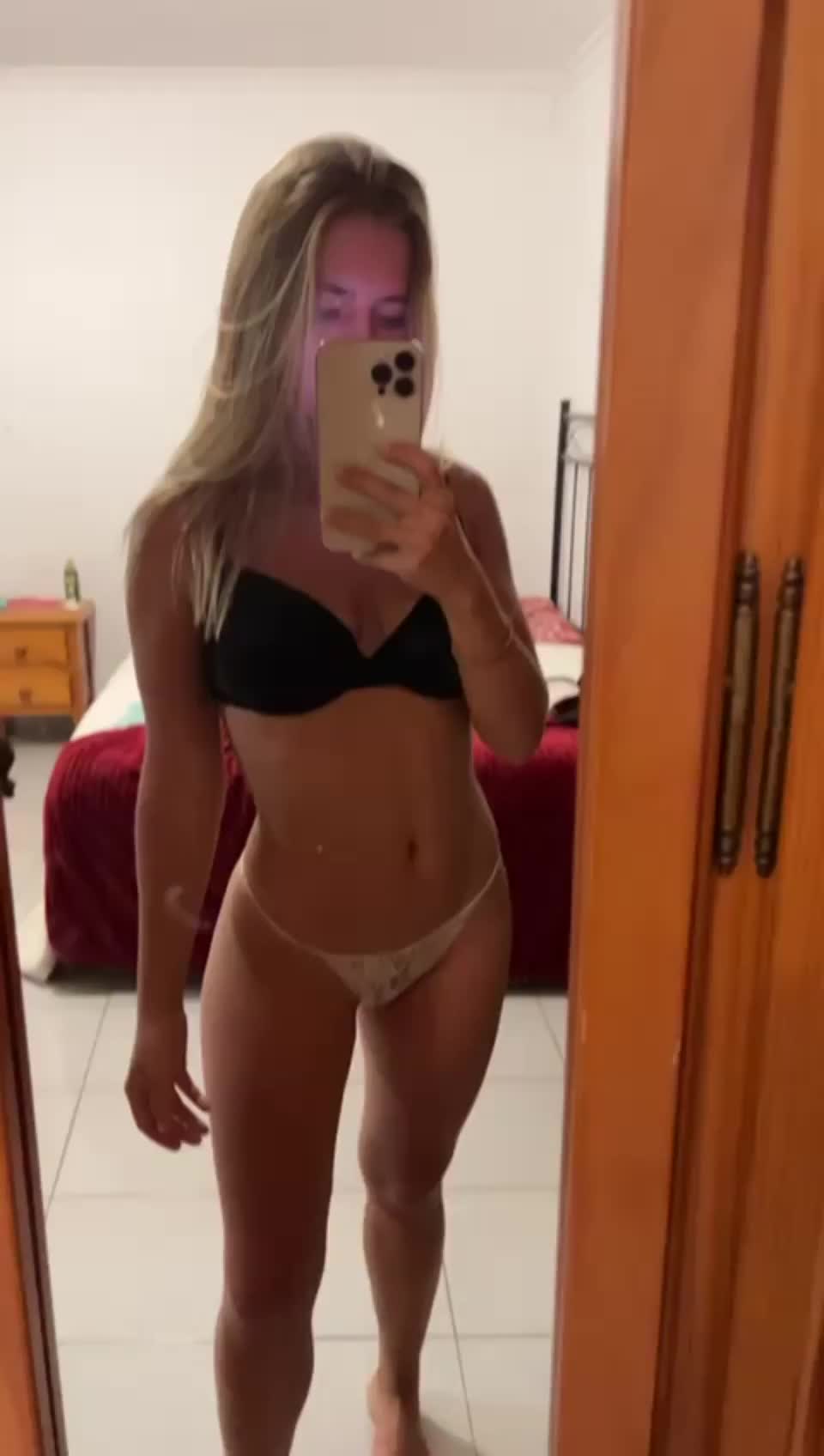 an all natural petite :) - free porn video