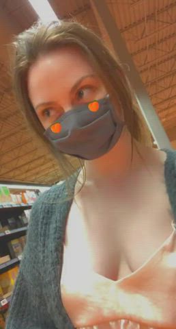 [F23] had to do some groceries this morning in the store I work for...🙈 - free porn video