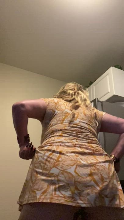 Can I dance on your face? - free porn video