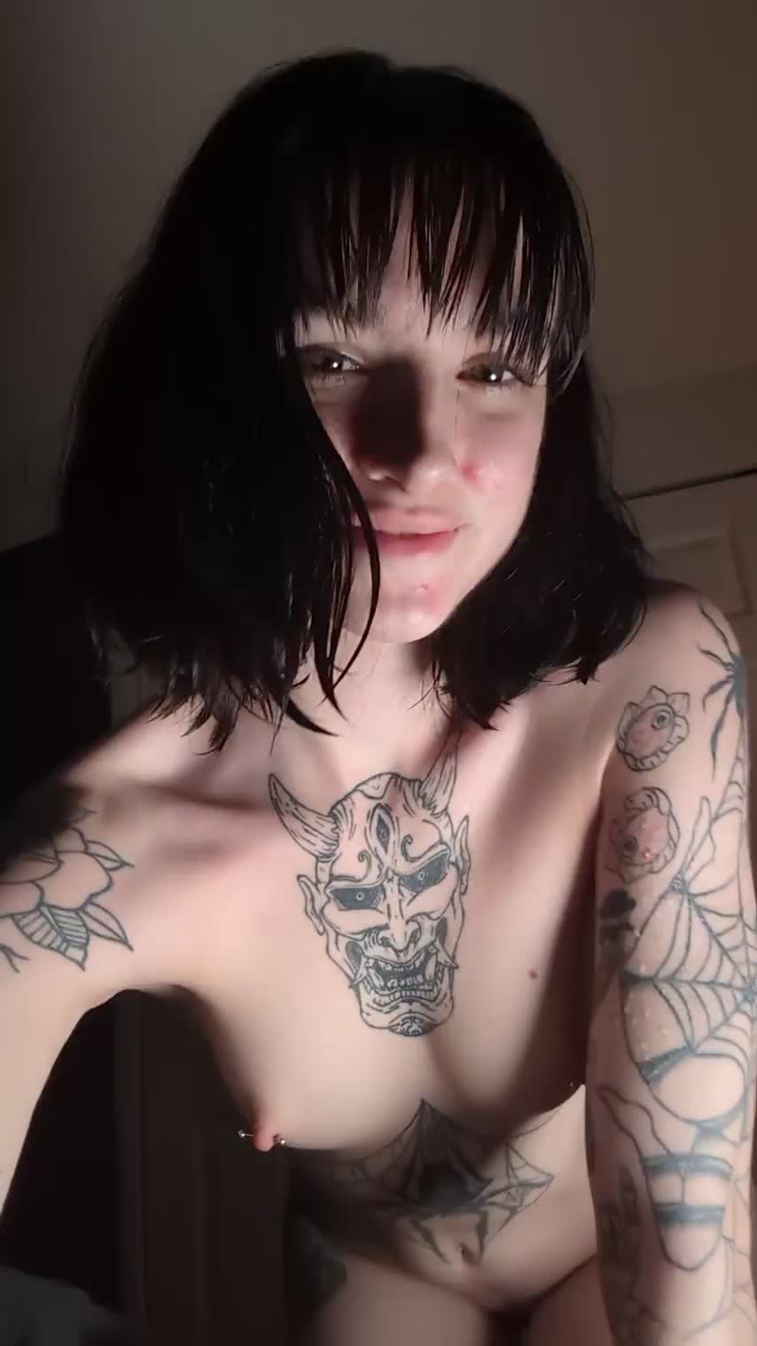 I'm ready to have my ass stretched - free porn video
