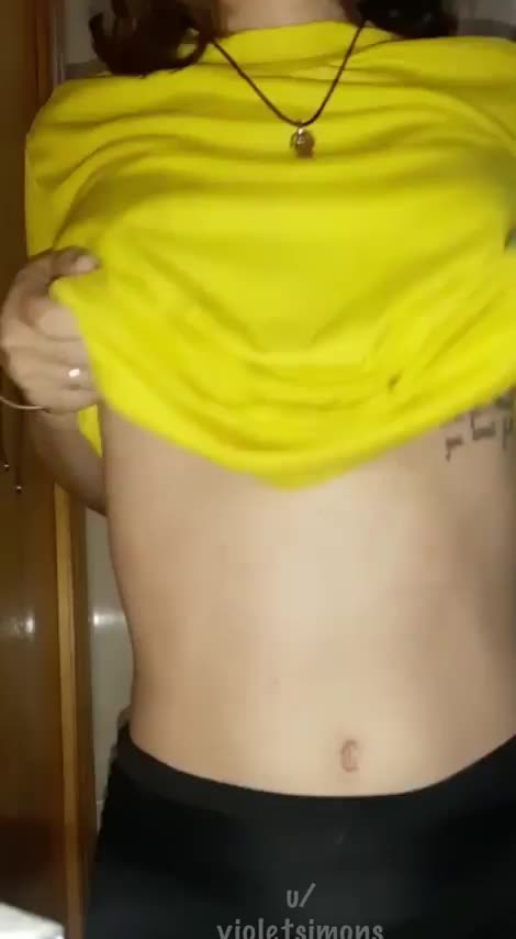 Be a gentleman and cum on my tits - free porn video