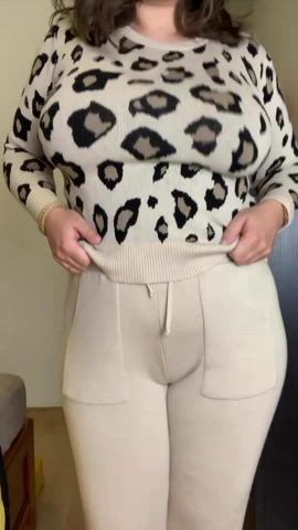 Would you like some bouncy titties on your face - free porn video
