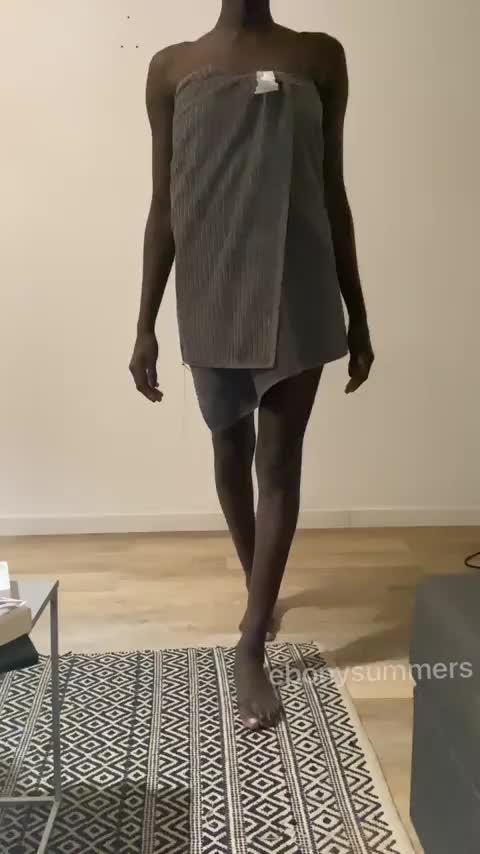 You should do your first ebony chick before the year is over - free porn video