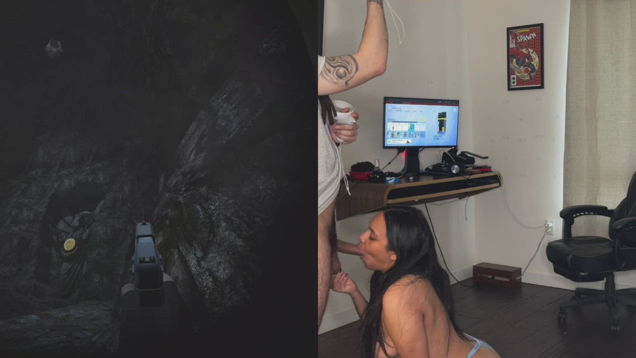 Randomly started sucking my bf dick while he’s trying to finish ResidentEvil4 VR pt.2 🙇🏽‍♀️😜 - free porn video