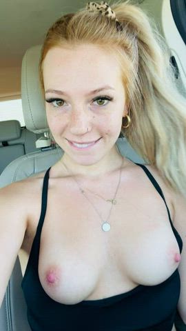 Had a little time in between cars 🤤 [GIF] - free porn video
